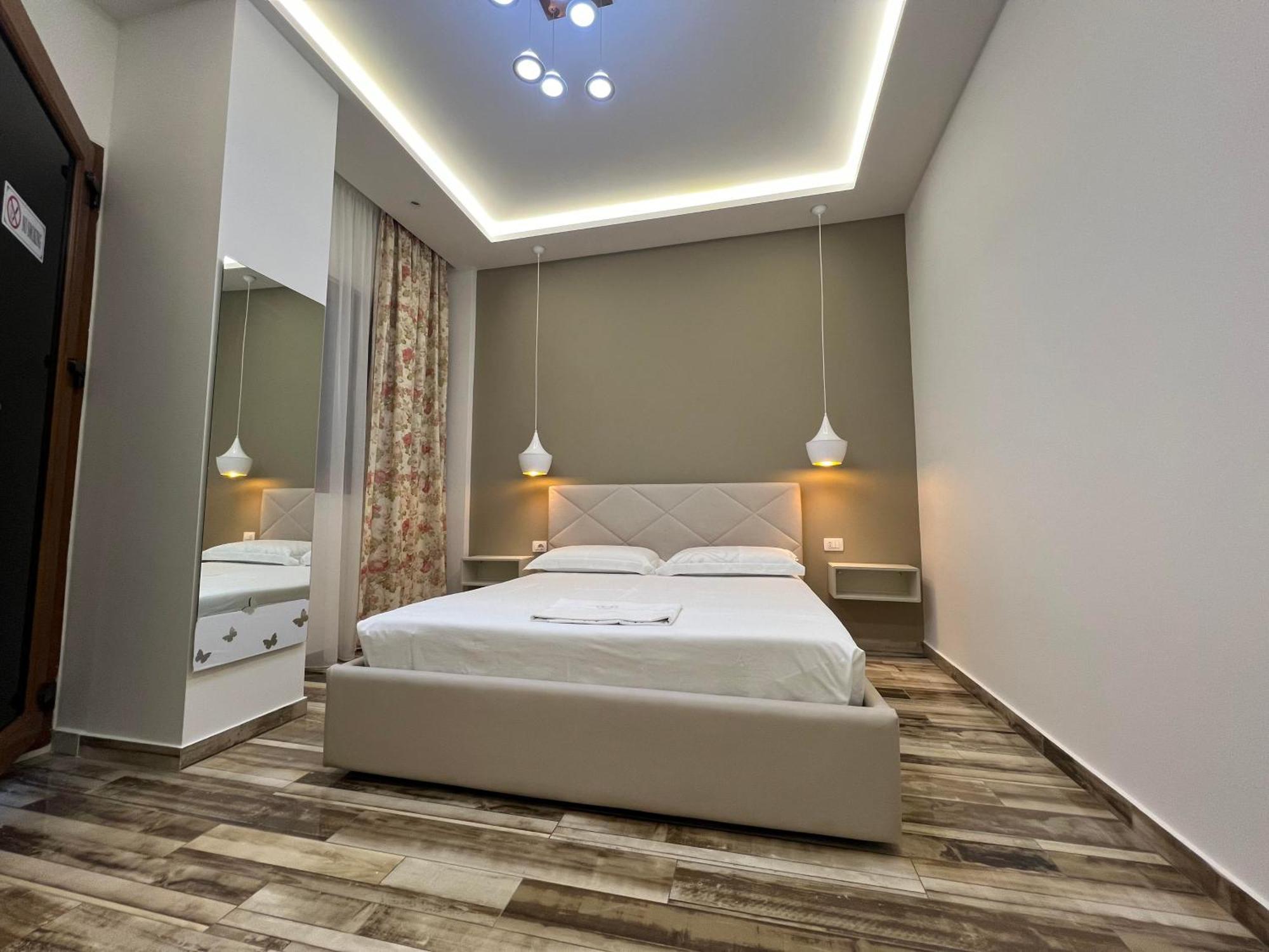 Guest Room Angolo Toscano Vlorë Esterno foto