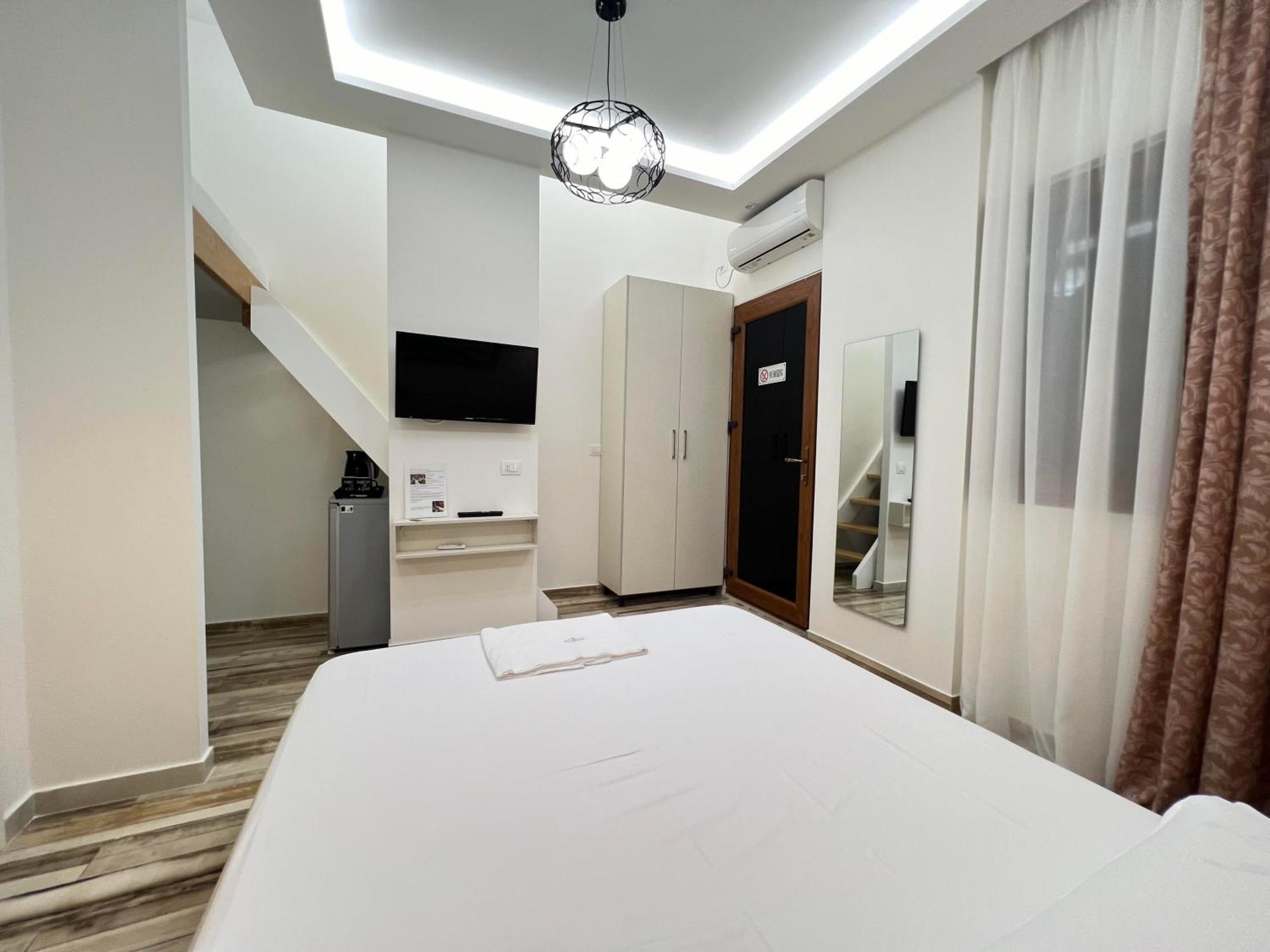 Guest Room Angolo Toscano Vlorë Esterno foto